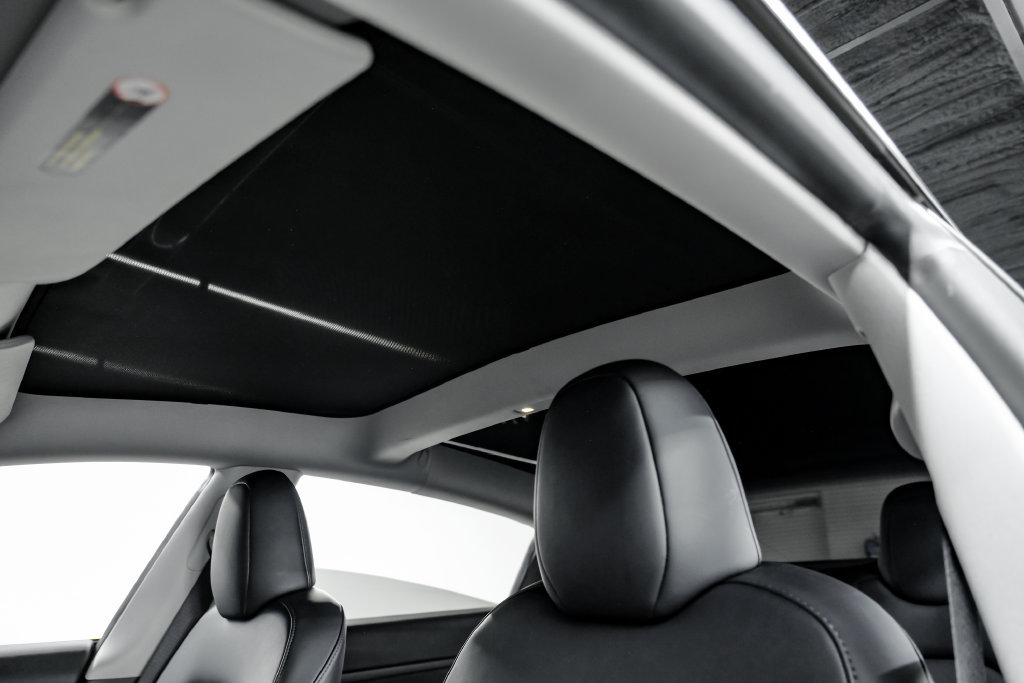 Used 2023 Tesla Model 3 Standard Range RWD image 5