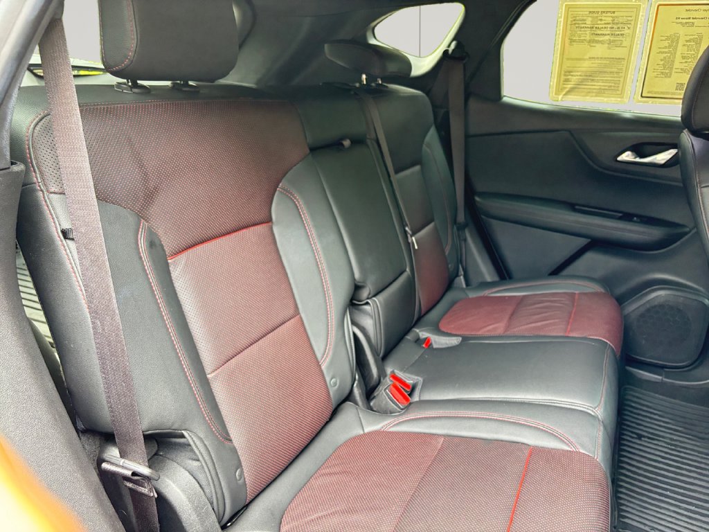 Used 2019 Chevrolet Blazer RS w/ Sun and Wheels Package FWD image 17