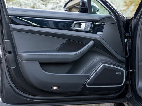 Certified 2023 Porsche Panamera image 21