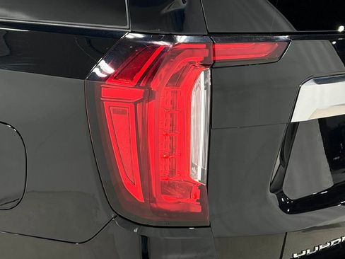 Used 2021 GMC Yukon XL Denali w/ Denali Premium Package AWD/4WD image 42