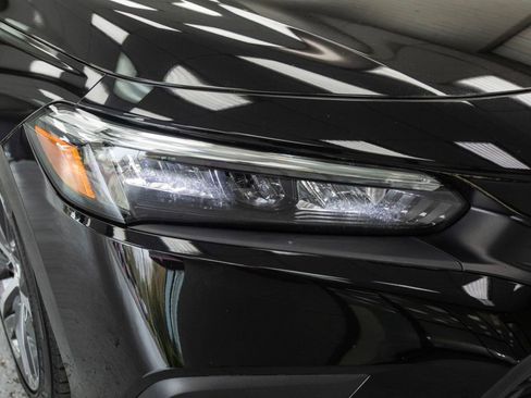 Used 2022 Honda Civic Touring image 9
