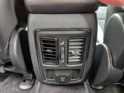 Used 2018 Jeep Grand Cherokee Altitude RWD image 17