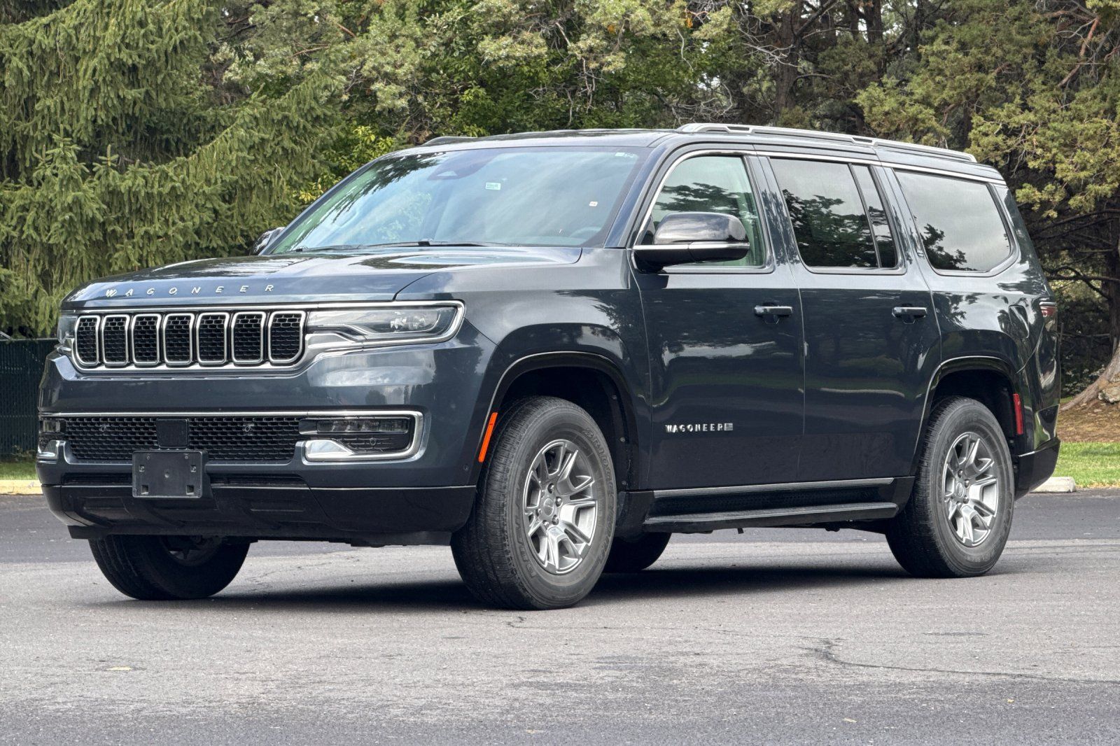 Used 2023 Jeep Wagoneer 4WD image 8