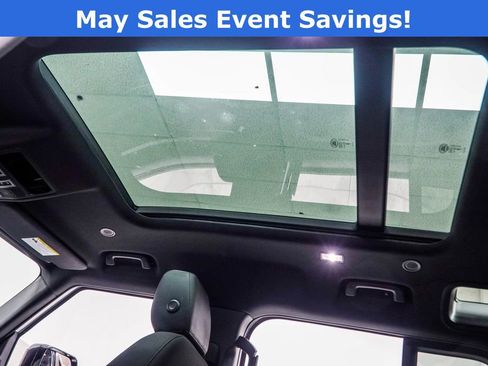 Used 2025 Land Rover Defender 110 S AWD/4WD image 46