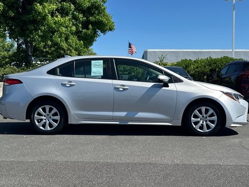 Used 2024 Toyota Corolla LE FWD image 3