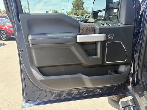 Used 2019 Ford F250 Lariat w/ Lariat Ultimate Package AWD/4WD image 15