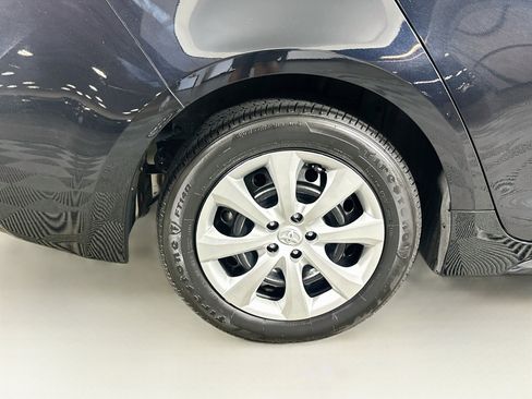 Used 2025 Toyota Corolla LE FWD image 11