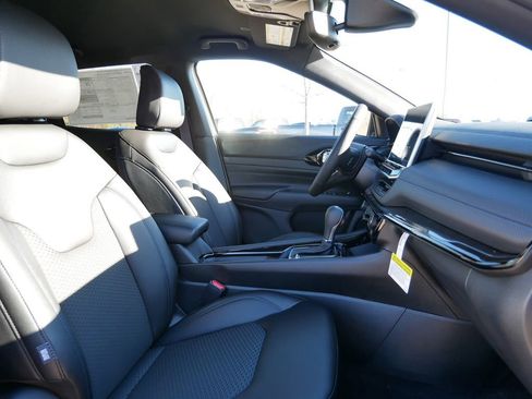 New 2026 Jeep Compass Latitude AWD/4WD image 22