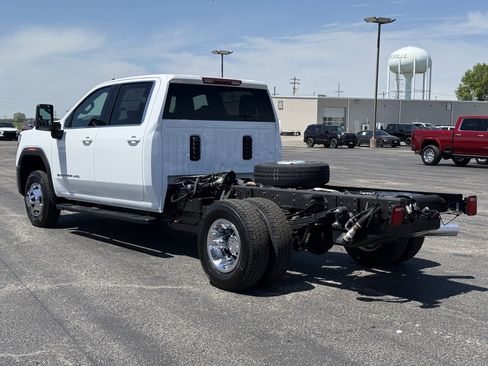 New 2026 GMC Sierra 3500 SLE w/ SLE Convenience Package AWD/4WD image 6