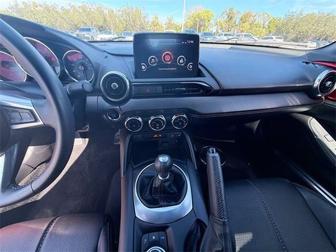 Used 2021 MAZDA MX-5 Miata Grand Touring image 18