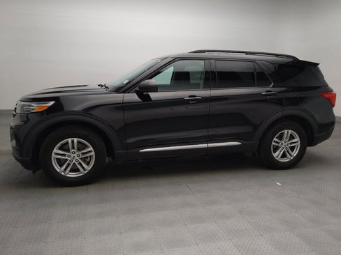 Used 2023 Ford Explorer XLT RWD image 2