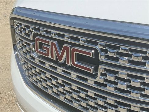 Used 2019 GMC Acadia Denali image 22