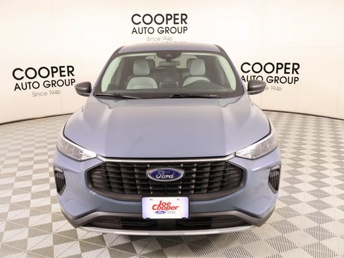 Used 2023 Ford Escape Active w/ Cold Weather Package FWD image 9
