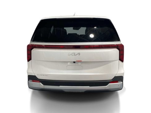 New 2026 Kia Carnival FWD image 3
