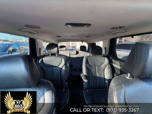 Used 2024 Hyundai Palisade SEL w/ Premium Package image 25