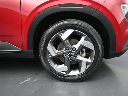 Used 2023 Hyundai Venue Limited image 10