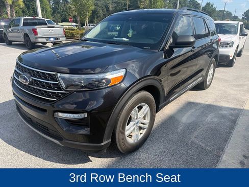 Used 2023 Ford Explorer XLT w/ Equipment Group 202A RWD image 3