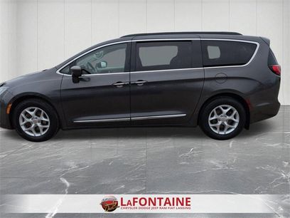 Used 2017 Chrysler Pacifica Touring-L w/ Tire & Wheel Group