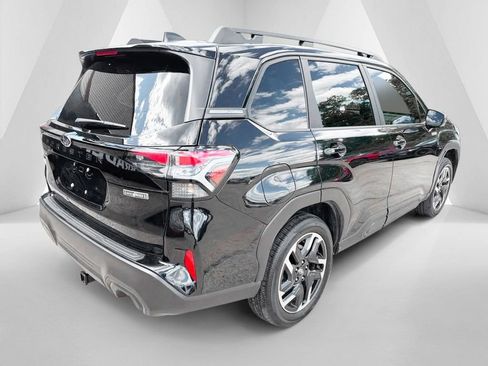 Used 2025 Subaru Forester Premium AWD/4WD image 7