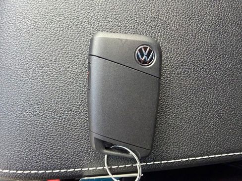 New 2026 Volkswagen Taos SEL AWD/4WD image 31