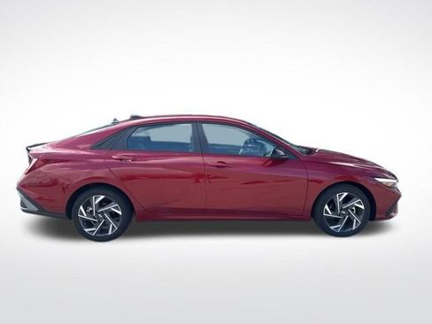 Certified 2025 Hyundai Elantra Sport image 5