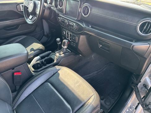 Used 2018 Jeep Wrangler Unlimited Sahara w/ Quick Order Package 24M Moab image 31