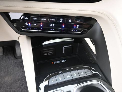 Used 2023 Buick Envision Avenir AWD/4WD image 20