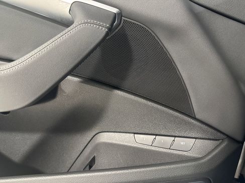 Used 2019 Audi e-tron Premium Plus image 27