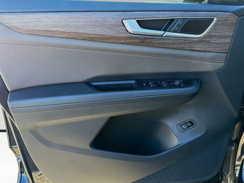 Used 2025 Volkswagen Atlas SEL image 22