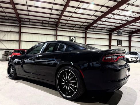 Used 2017 Dodge Charger R/T RWD image 7