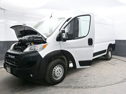 Used 2024 RAM ProMaster 2500 w/ Convenience Group image 39