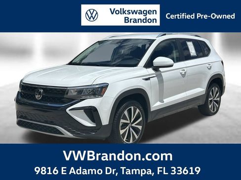 Used 2024 Volkswagen Taos SE FWD image 1