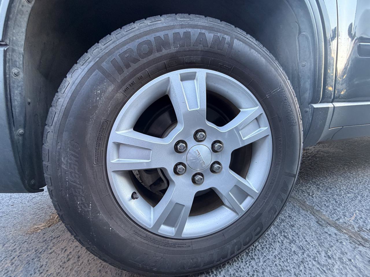 Used 2010 GMC Acadia SLE FWD image 36