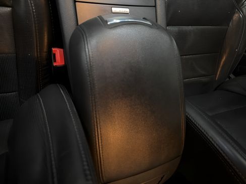 Used 2016 Ford Taurus Limited FWD image 16