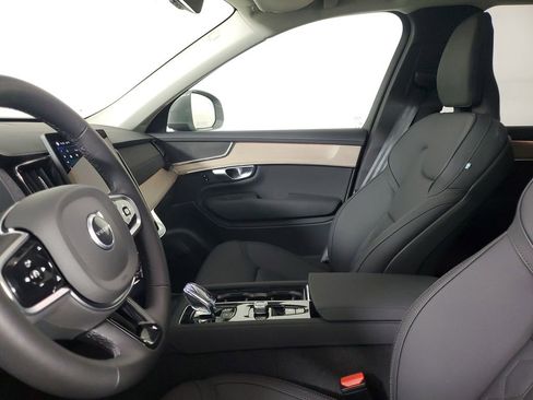 Used 2025 Volvo XC90 B6 Plus image 24