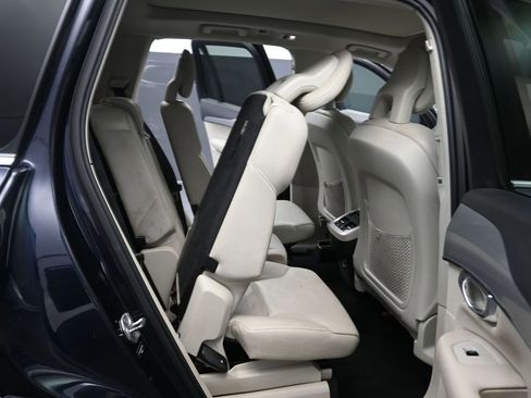 Used 2016 Volvo XC90 T6 Momentum w/ Vision Package image 14