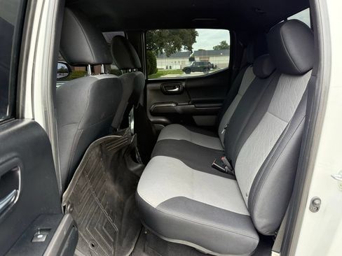 Used 2021 Toyota Tacoma TRD Off-Road w/ Technology Package AWD/4WD image 14