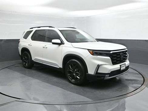 Certified 2025 Honda Pilot Touring image 26