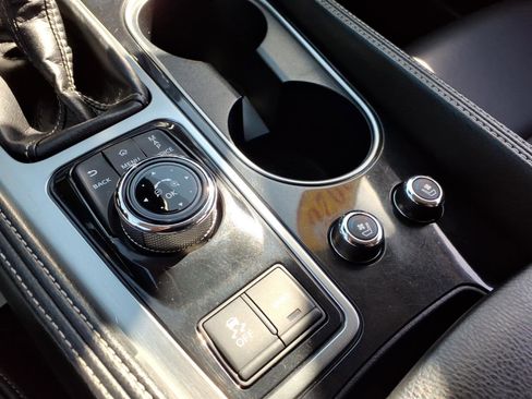 Used 2020 Nissan Maxima Platinum FWD image 22