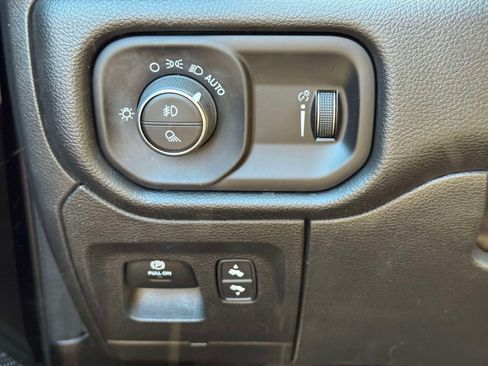 Used 2022 RAM 1500 Big Horn AWD/4WD image 19
