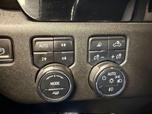 Used 2024 Chevrolet Silverado 3500 High Country w/ Z71 Off-Road Package AWD/4WD image 32