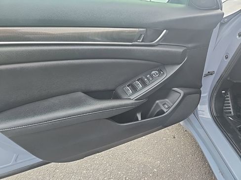 Used 2021 Honda Accord Sport image 9