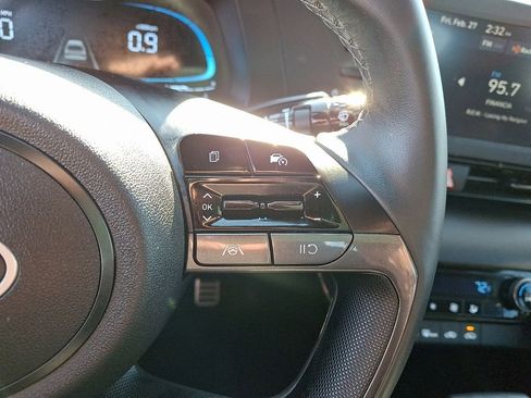 Used 2025 Hyundai Elantra Sport image 21