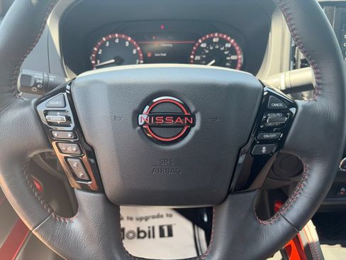 Certified 2025 Nissan Frontier Pro-X RWD image 11