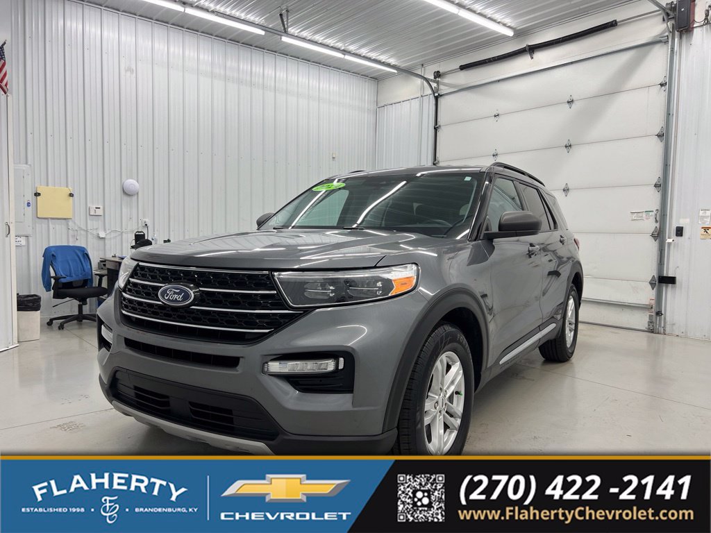 Used 2024 Ford Explorer XLT w/ Equipment Group 202A RWD image 6