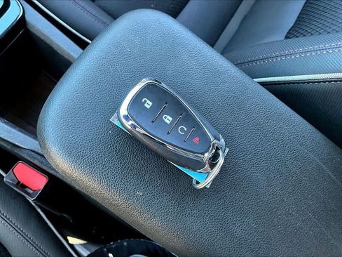 Used 2023 Chevrolet TrailBlazer RS AWD/4WD image 37