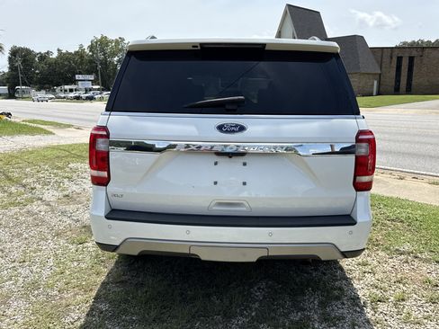 Used 2020 Ford Expedition XLT RWD image 4