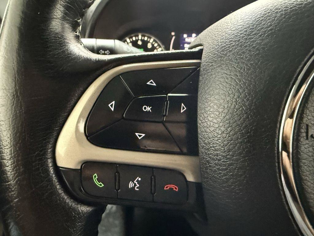 Used 2016 Jeep Renegade 75th Anniversary AWD/4WD image 13