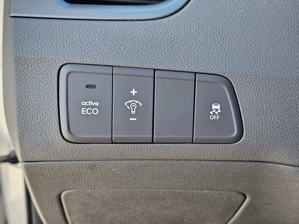 Used 2012 Hyundai Elantra Limited w/ Technology Pkg 5 FWD image 24