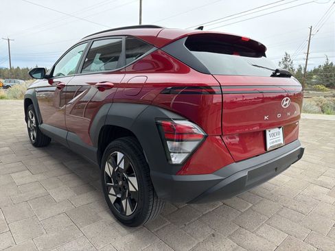 Used 2025 Hyundai Kona SEL AWD/4WD image 5